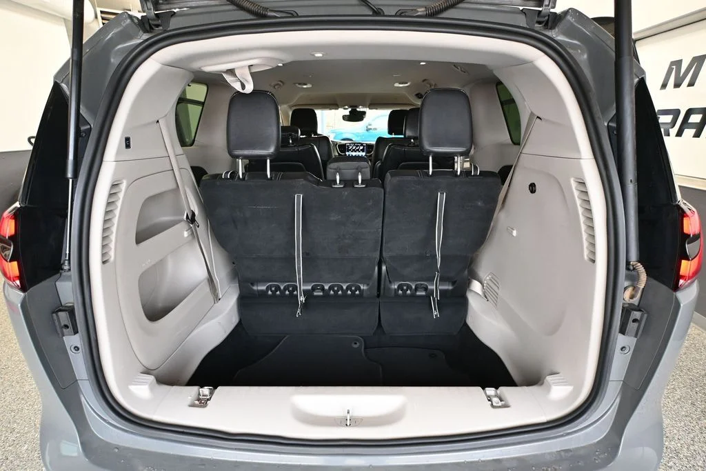 2022 Chrysler Pacifica Touring L - Photo 40