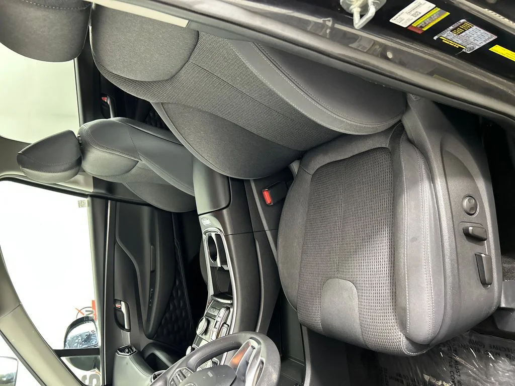 Used 2021 Gray Hyundai SEL image 12