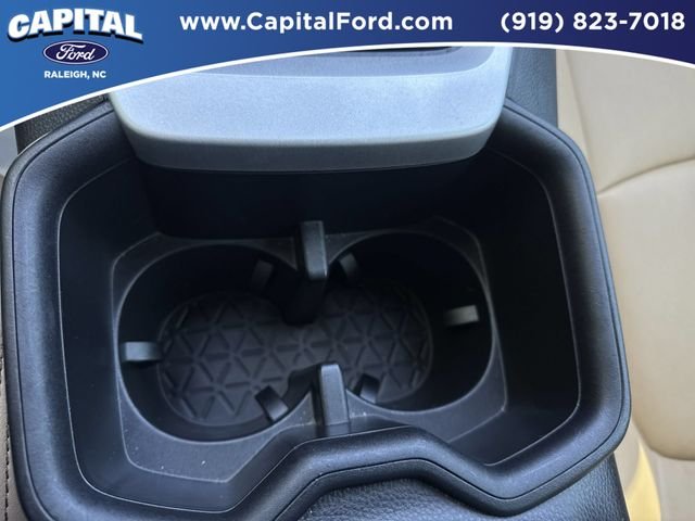 Used 2025  Toyota XLE Premium image 32