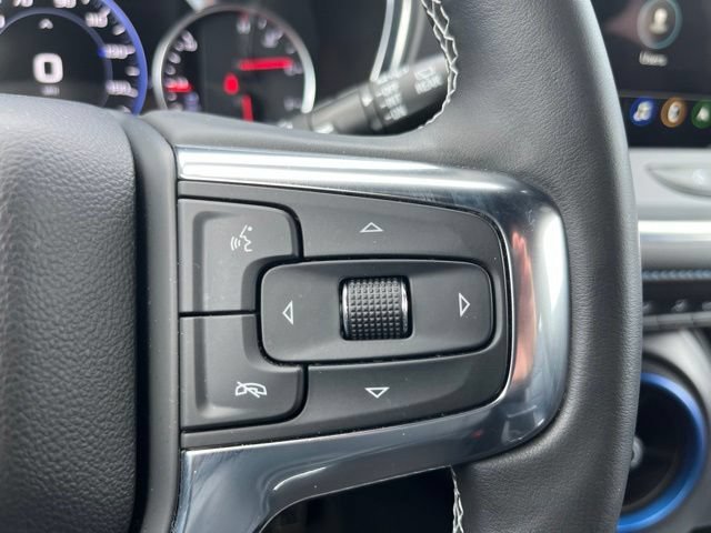 Used 2023 Iridescent Pearl Tricoat Chevrolet RS image 11