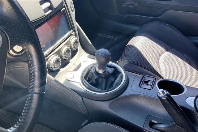 Used 2020 Passion Red Nissan Base image 17