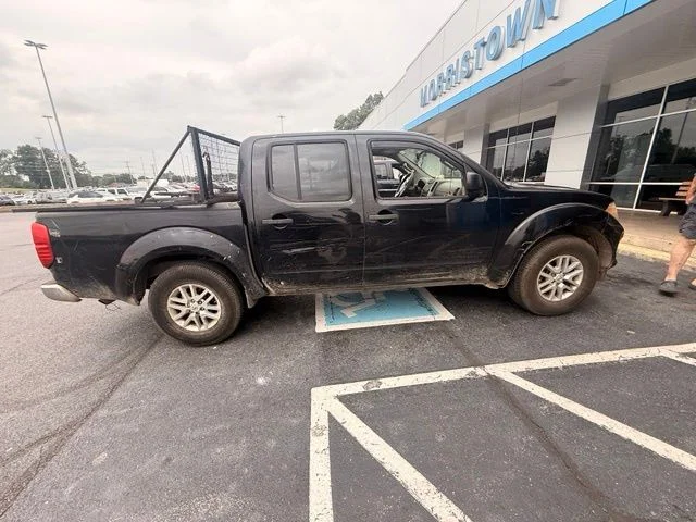 Used 2015 Black Nissan SV image 3