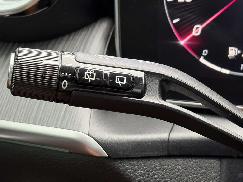 2023 Mercedes-Benz GLC GLC 300 - Photo 29