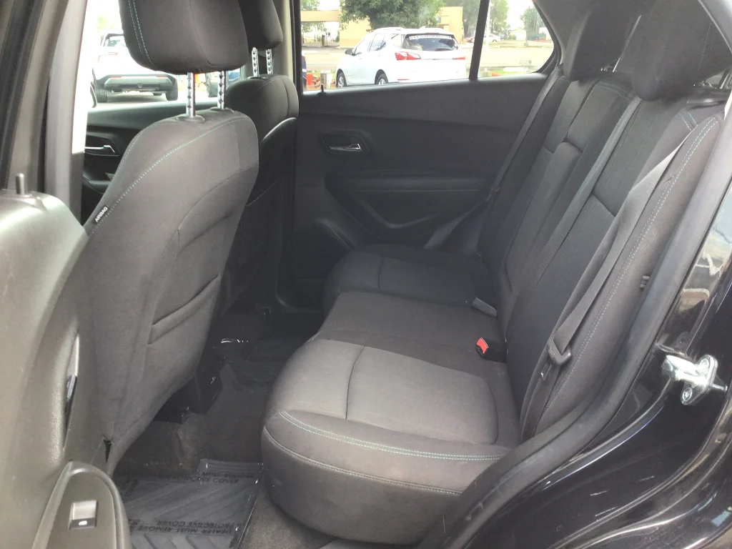 Used 2016 BLACK GRANITE METALLIC Chevrolet LT image 9
