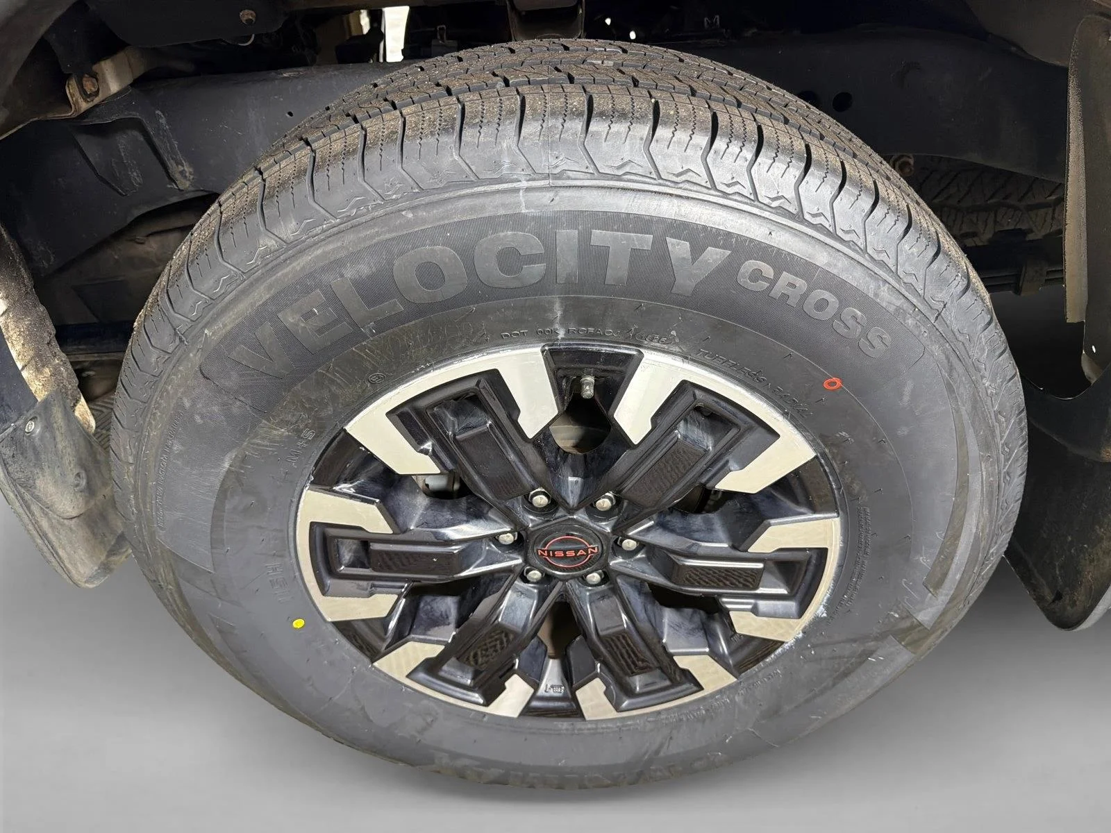 Used 2022 Whtie Nissan PRO-4X image 18
