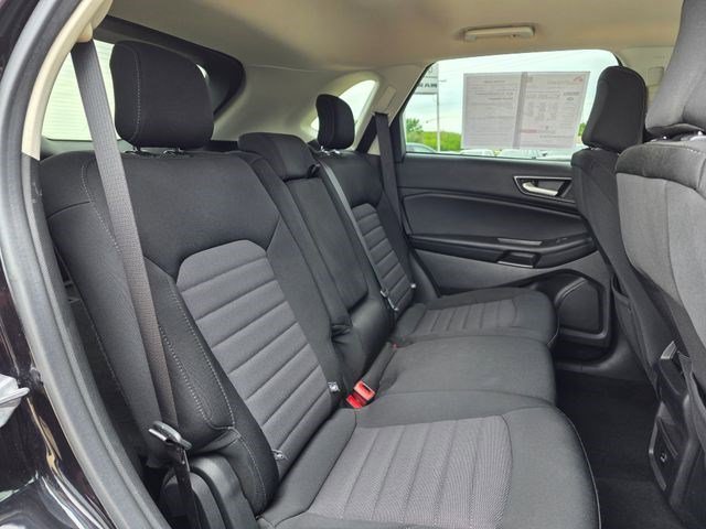 Used 2022 Black Metallic Ford SE image 12