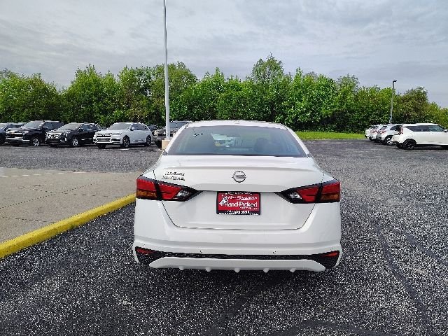 Used 2025 White Nissan 2.5 SV image 6