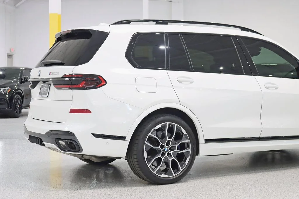 2025 BMW X7 M60i