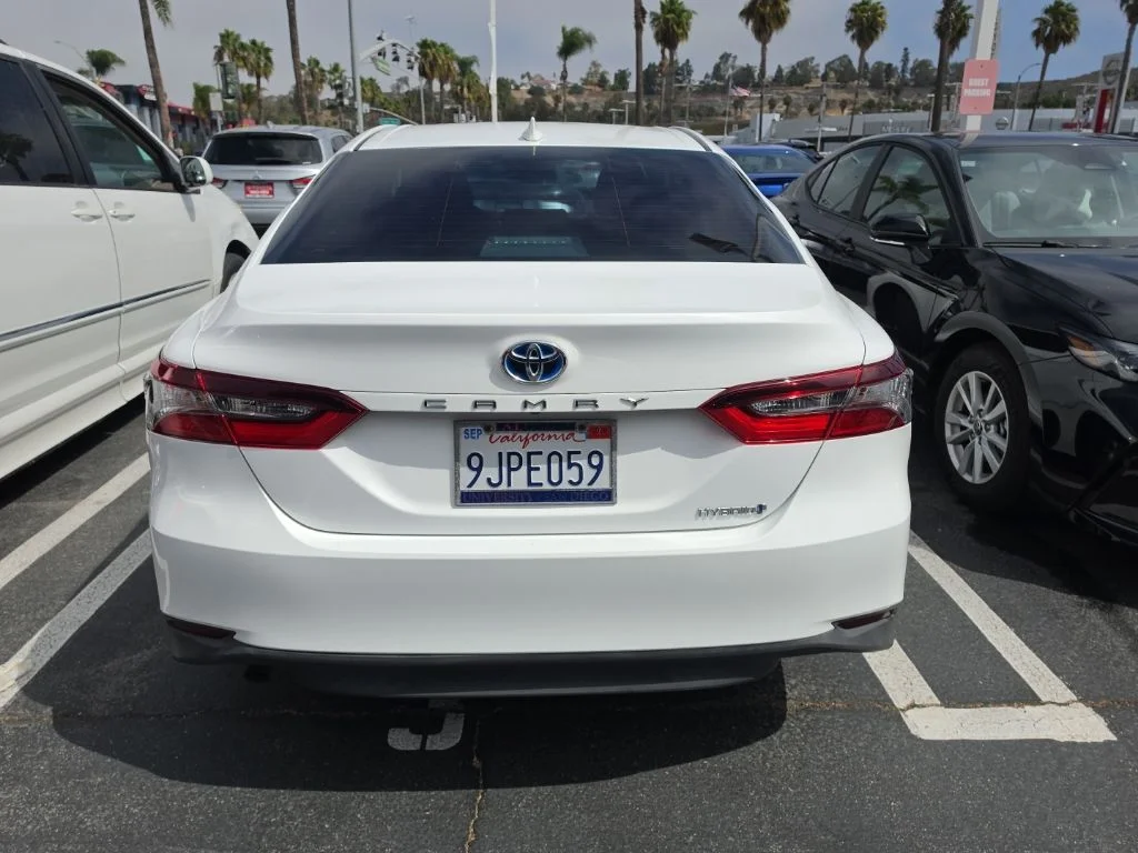 Used 2023 White Toyota LE image 5