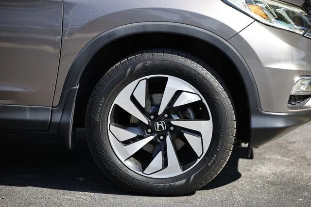 Used 2015 Kona Coffee Metallic Honda Touring image 4