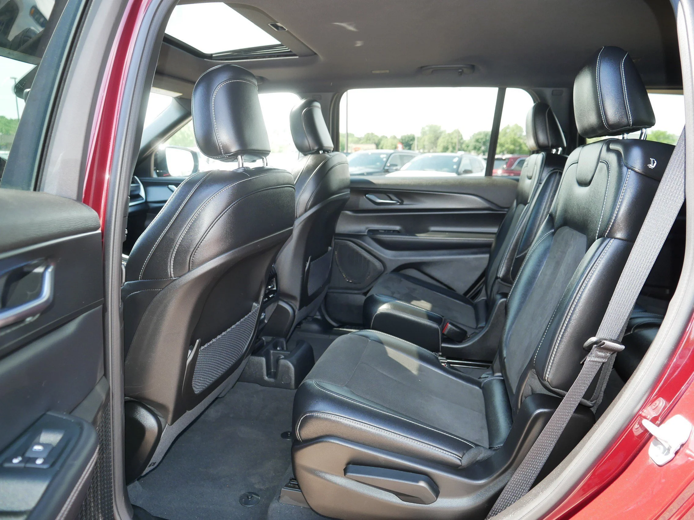 Used 2024 Velvet Red Pearlcoat Jeep Altitude X image 35