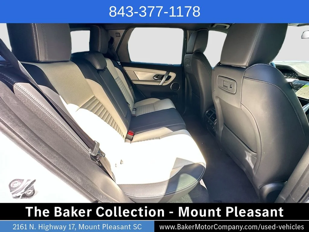 Used 2024 White Land Rover SE image 29