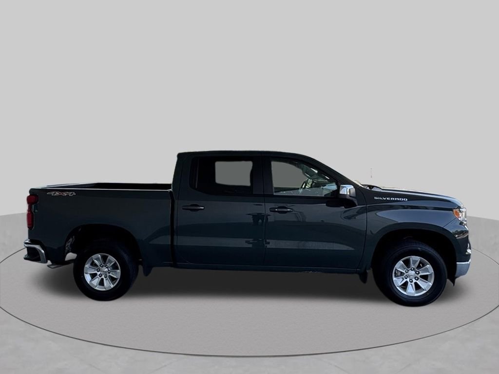 Used 2025 Gray Chevrolet LT image 7