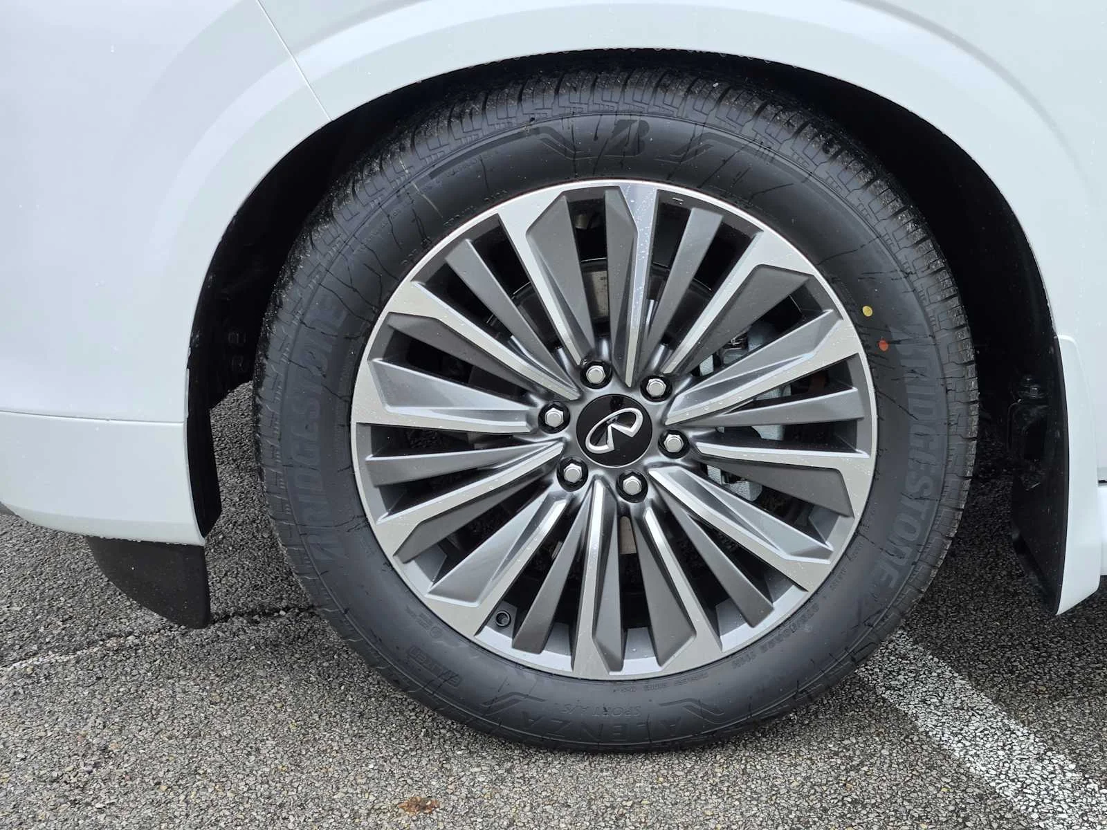 New 2026 RADIANT WHITE INFINITI Luxe 2WD image 7