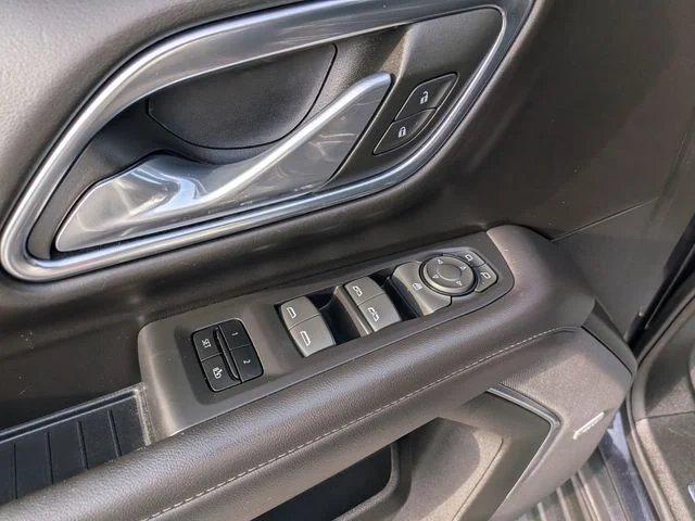 2024 Chevrolet Suburban LT - Photo 13