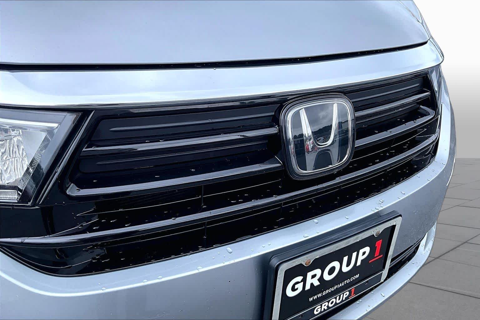 Used 2022 Lunar Silver Metallic Honda EX-L image 30