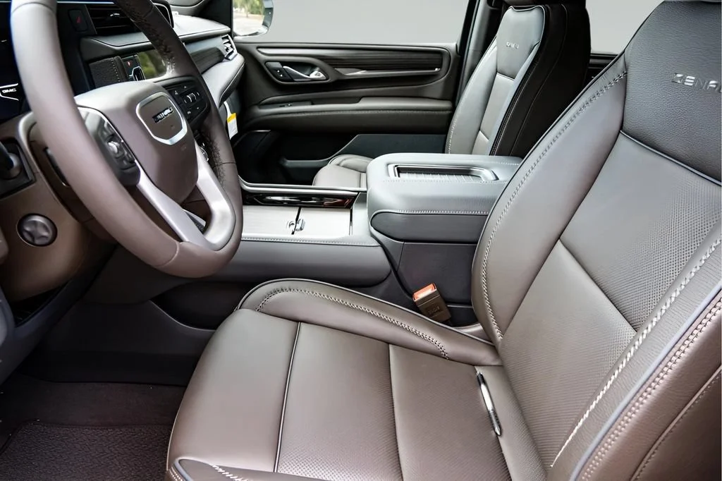 Used 2024 White Frost Tricoat GMC Denali image 10
