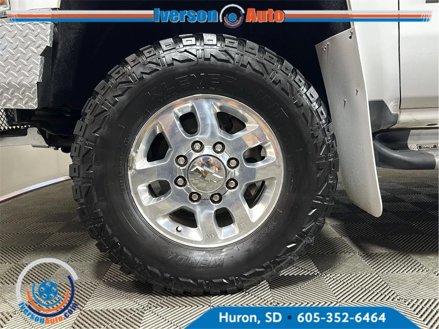 Used 2015 Summit White Chevrolet LT image 6