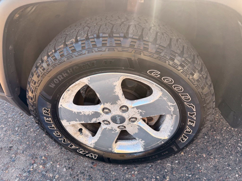 Used 2013 Black Jeep Limited image 19