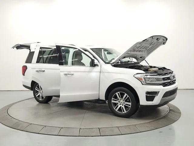 Used 2024 White Ford Limited image 9