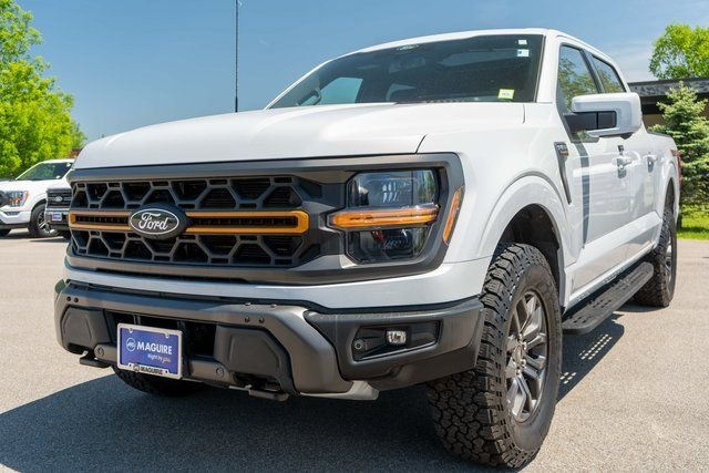 Used 2025 Space White Metallic Ford Tremor image 2
