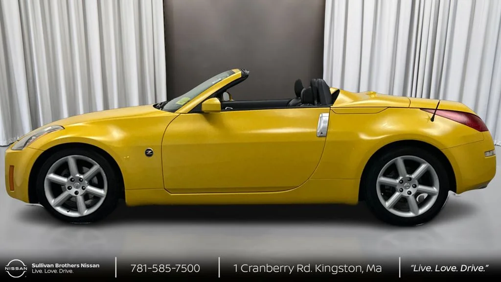 Used 2005 Yellow Nissan Touring image 8