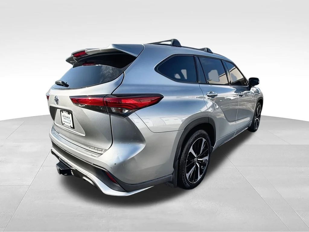Used 2022 Silver Toyota XSE image 8