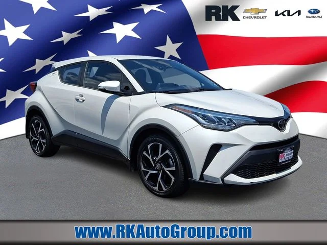 Used 2020 White Toyota XLE image 1