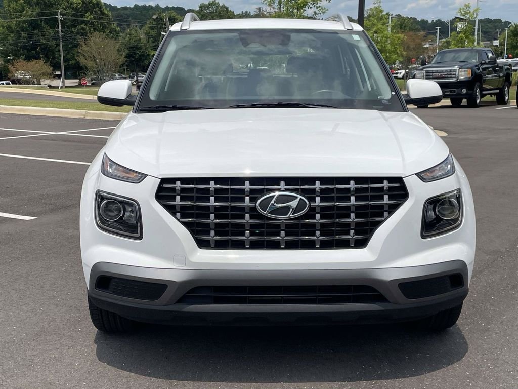 Used 2025 White Hyundai SEL image 8
