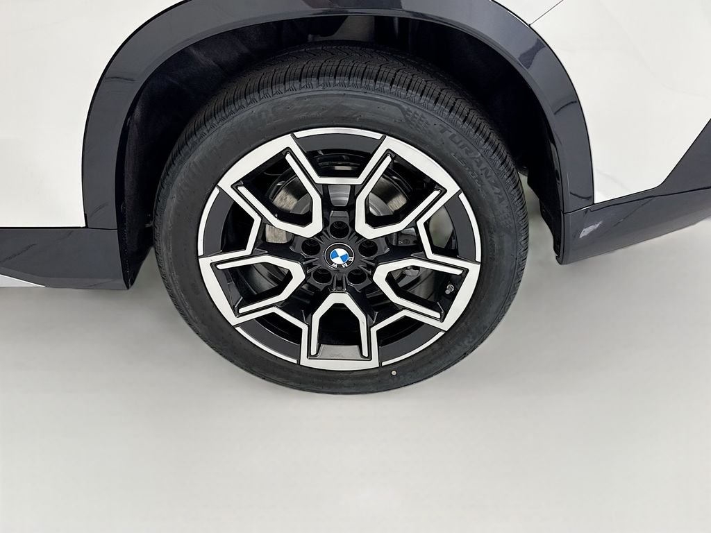 New 2026 Alpine White BMW xDrive28i image 29