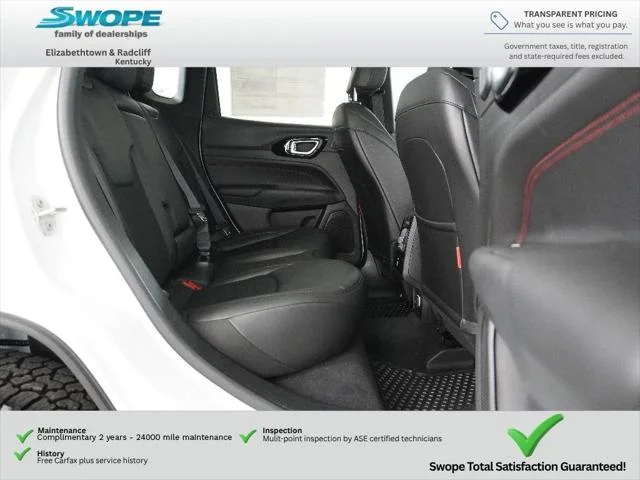 New 2026 Bright White Clear-Coat Exterior Paint Jeep Trailhawk image 9