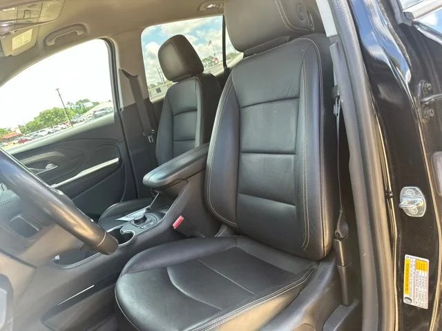 Used 2020 Black GMC SLT image 17