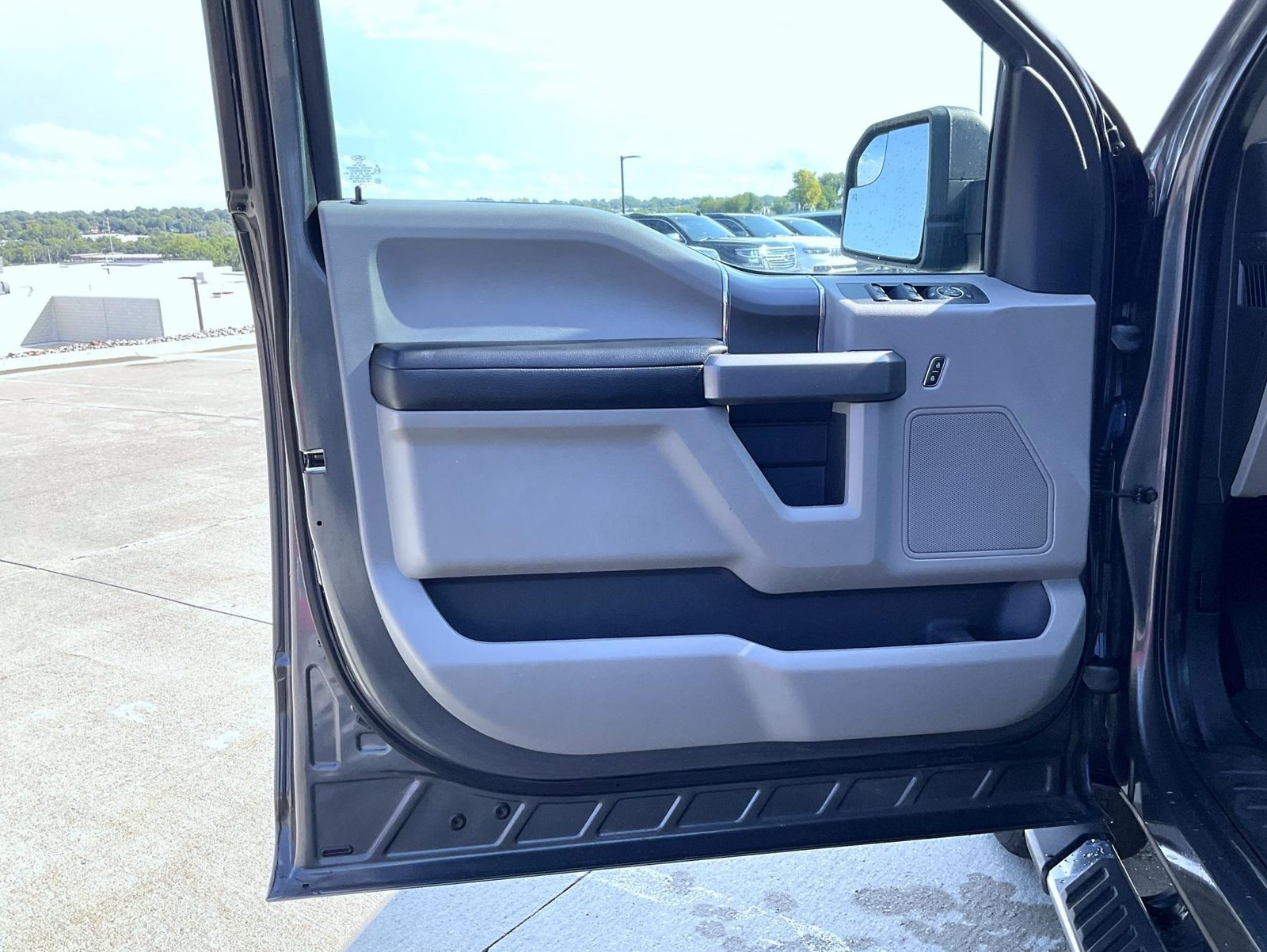 Used 2019 Gray Ford XLT image 10