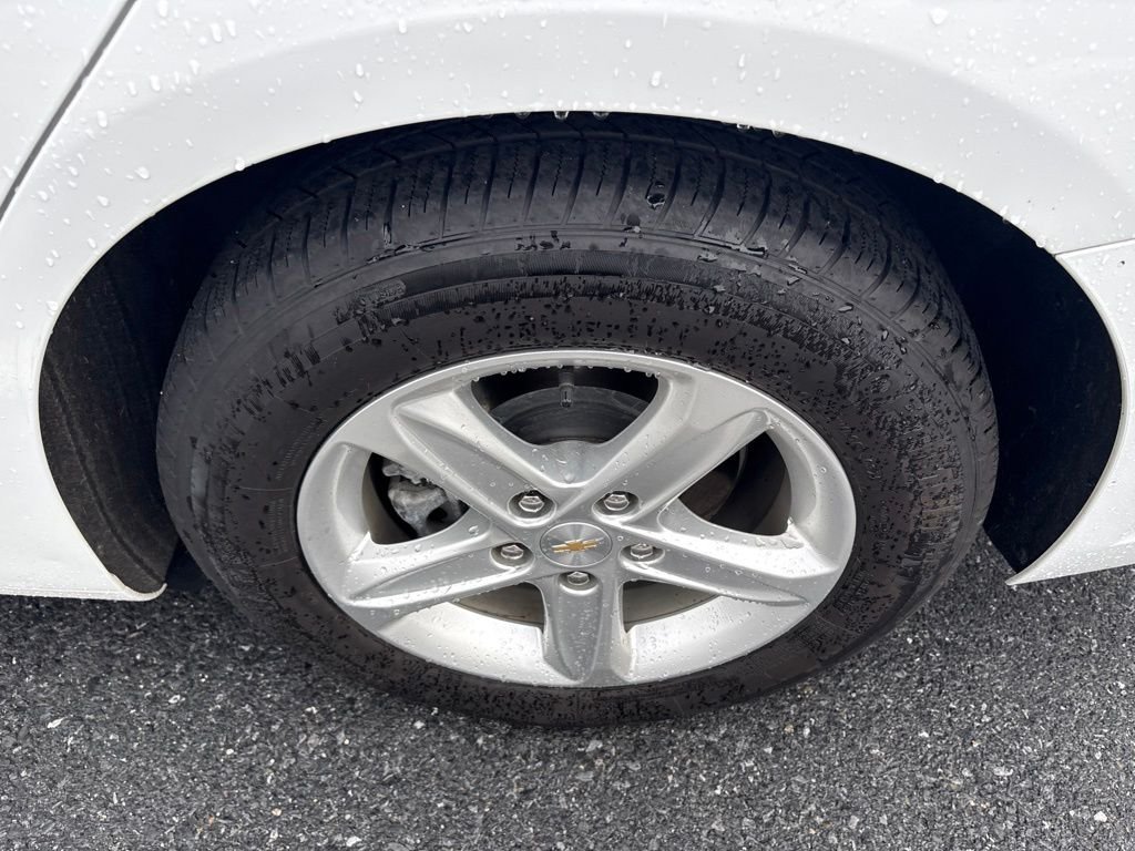 Used 2023 White Chevrolet LS image 4