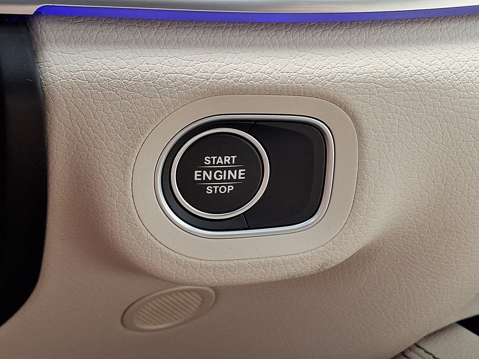 Used 2024 Twilight Blue Metallic Mercedes-Benz GLE 450e Plug-In Hybrid image 25