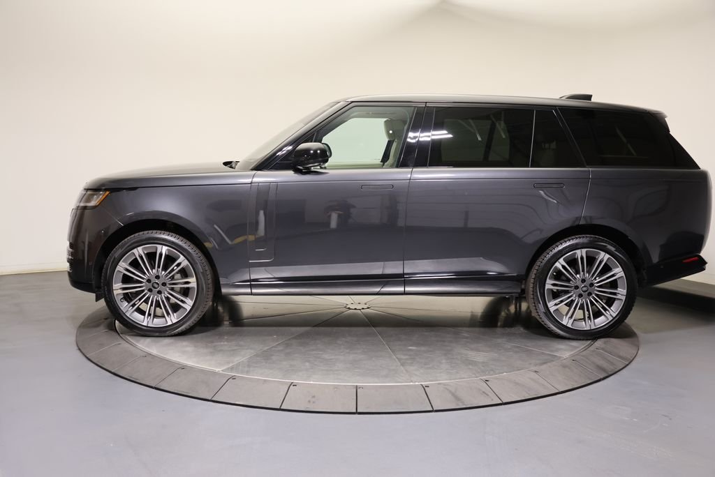 Used 2023 Carpathian Gray Premium Metallic Land Rover SE image 2