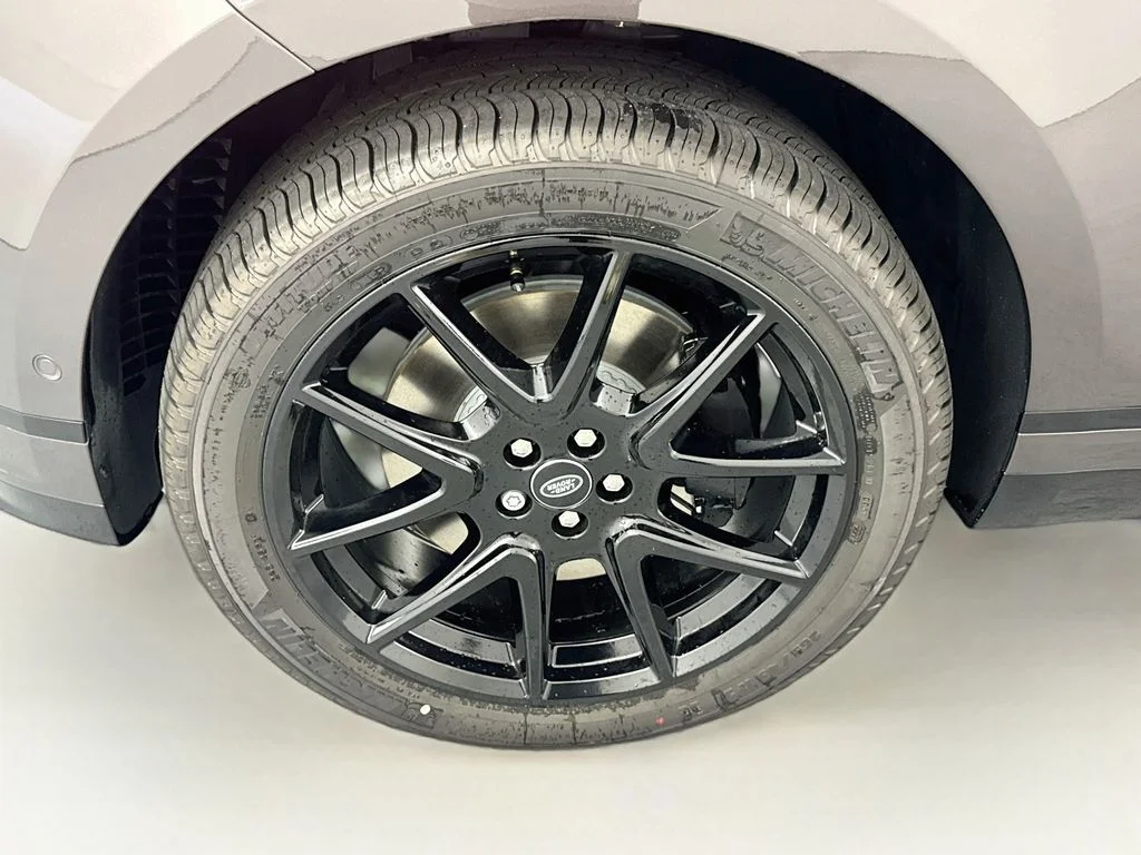 New 2026 Charente Grey Land Rover Belgravia Edition image 32