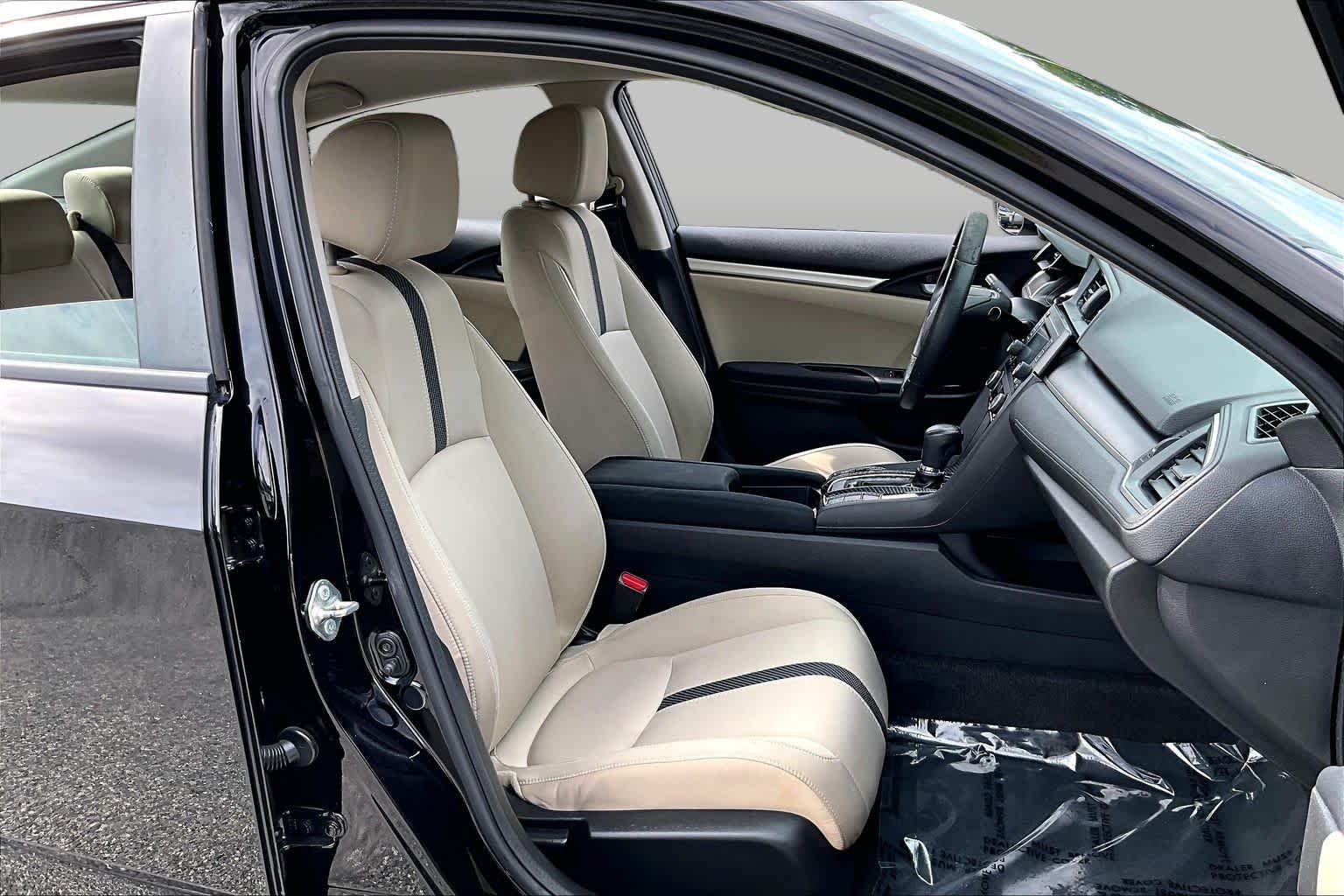 Used 2016  Honda LX image 9