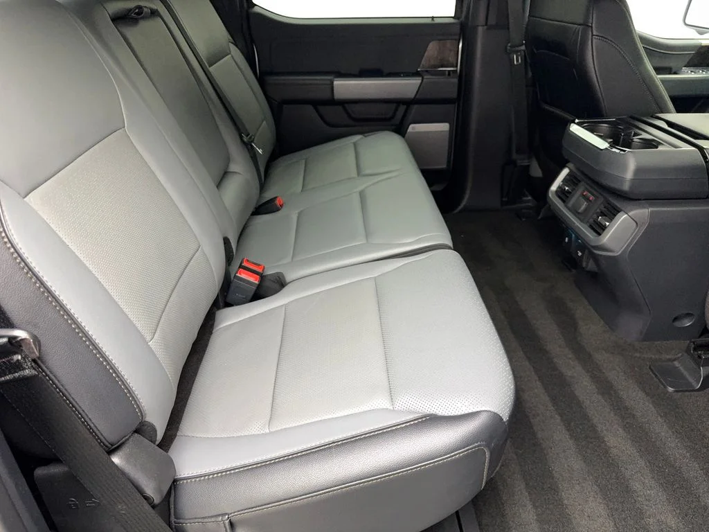 Used 2022 Silver Ford Lariat image 40