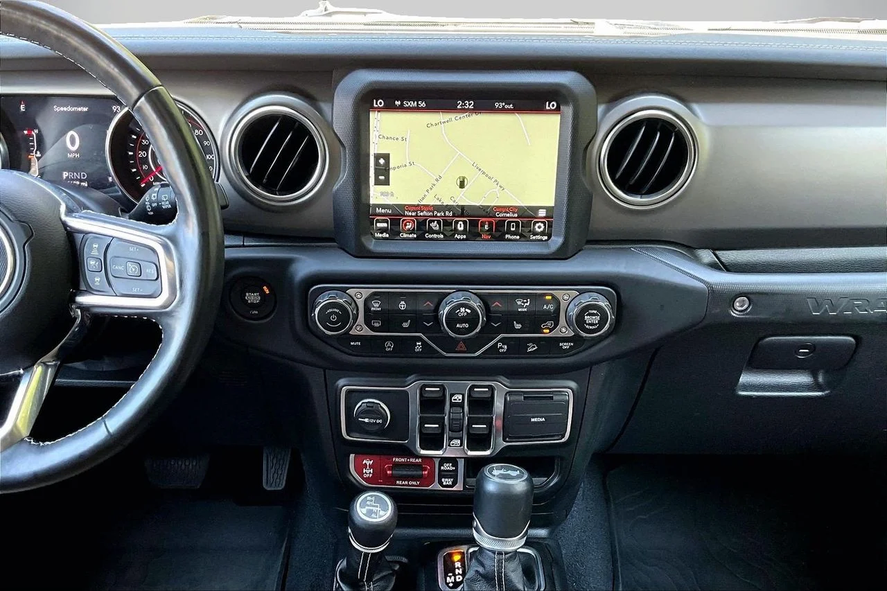 Used 2021 White Jeep Rubicon image 12