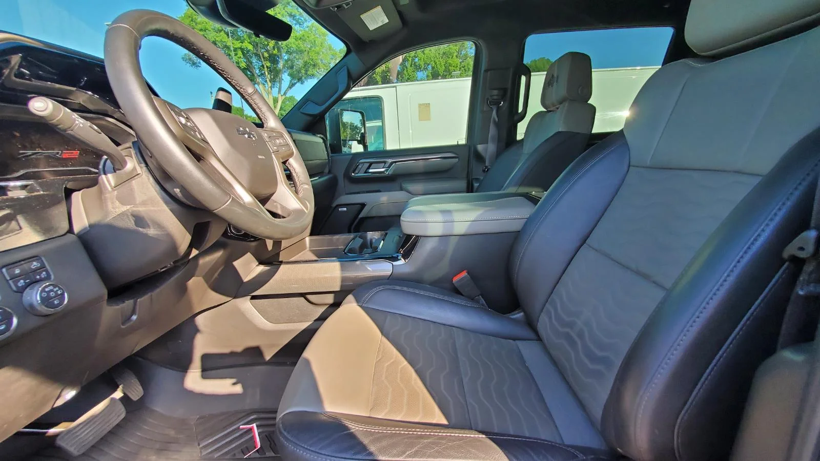 Used 2024 Lakeshore Blue Metallic Chevrolet ZR2 image 3
