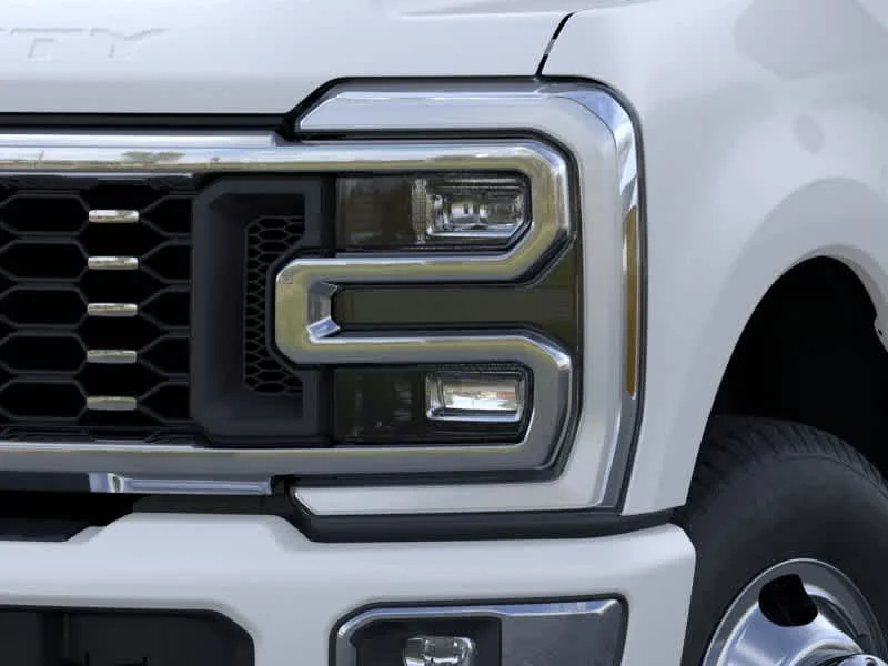 New 2026 Star White Metallic Tri-Coat Ford Platinum image 18