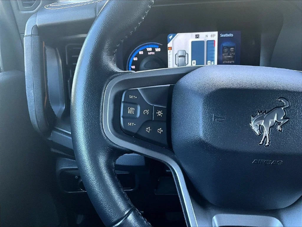 Used 2024 Oxford White Ford Badlands image 13