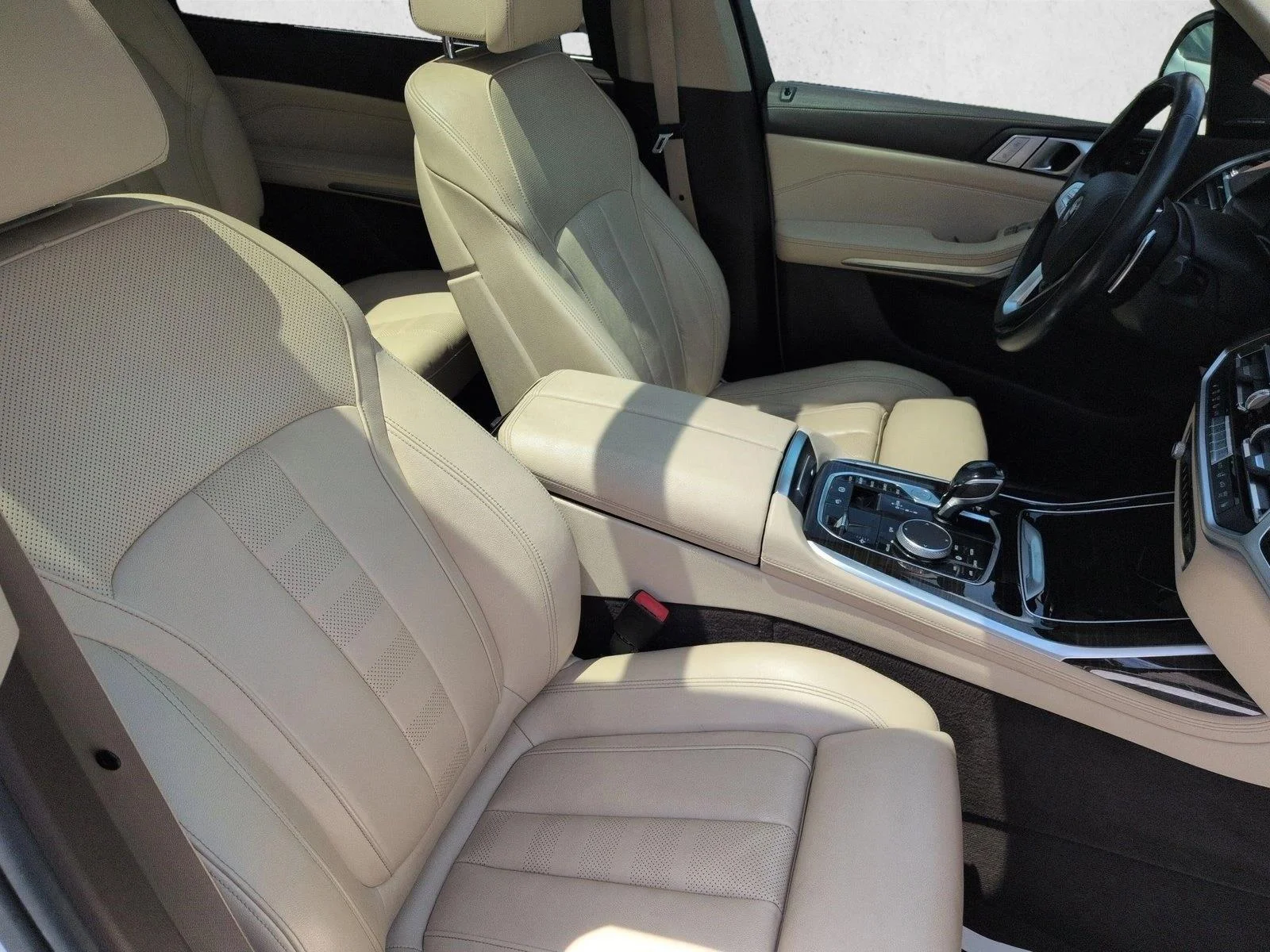 Used 2019 Mineral White Metallic BMW xDrive40i image 22