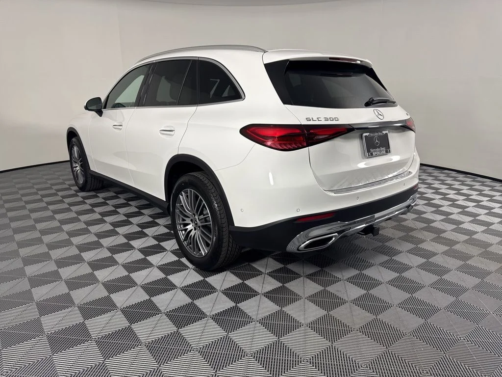 New 2026 White Mercedes-Benz GLC 300 image 4