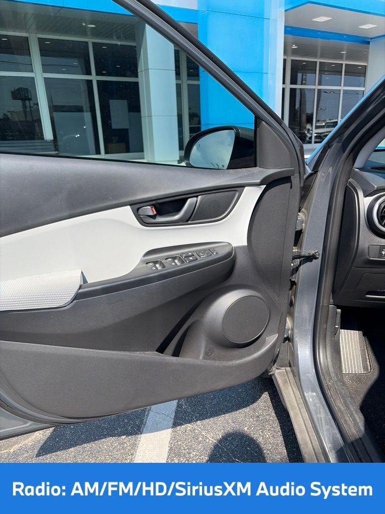 Used 2023 Gray Hyundai SEL image 9