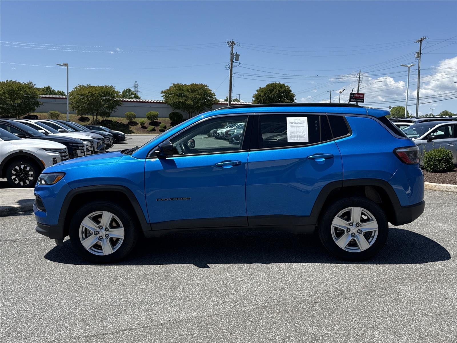 Used 2022 Laser Blue Pearlcoat Jeep Latitude image 7