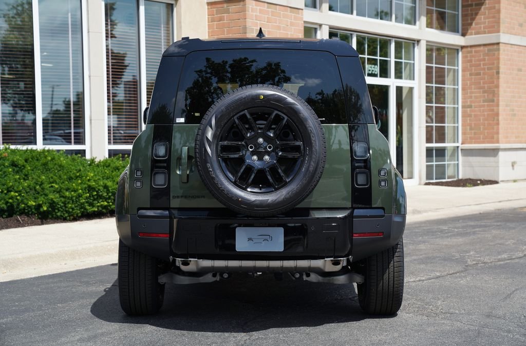 New 2026 Woolstone Green Land Rover S image 5