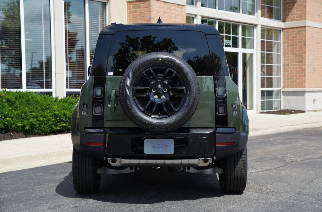 New 2026 Woolstone Green Land Rover S image 5