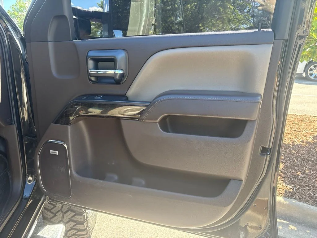 Used 2016 Onyx Black GMC Denali image 28